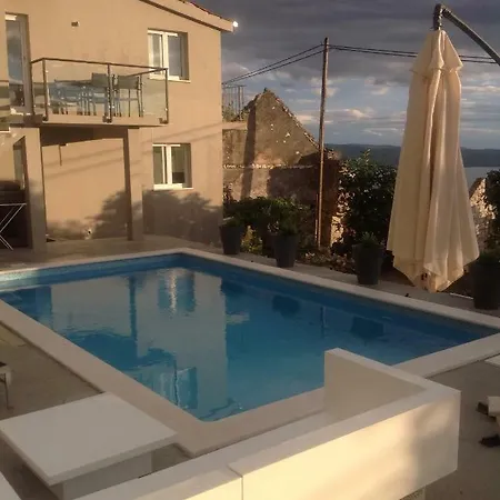 Coastal In Villa *