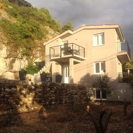 Villa Coastal In *
